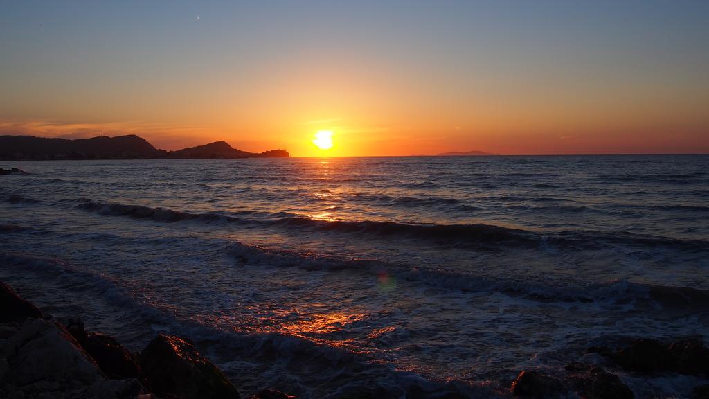 Ξενοδοχείο με διαμερίσματα The Wave